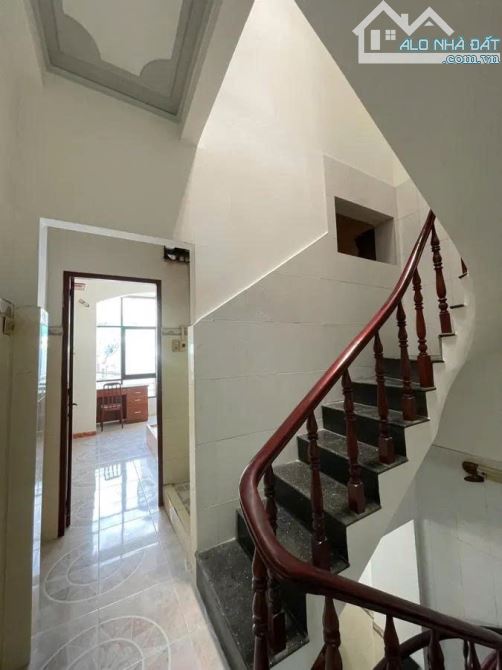 BÁN NHÀ ĐẤT THÁNH  – P.6, TÂN BÌNH –37m²(3.5 x 10.5m)- CHỈ 5.9 TỶ TL-  3 TẦNG  4 PN - 3