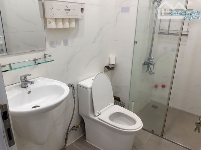 Cho thuê nhà 1 lầu full nội thất hẻm Nguyễn Phi Khanh, Quận 1. - 3