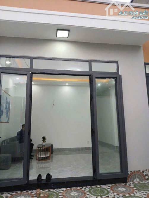 Bán gấp căn nhà cấp 4 100m2 ở Tân Thông Hội giá 795 triệu sổ hồng riêng - 3