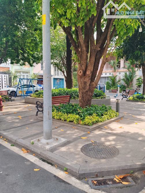 Bán Biệt thự  Ngay Ngỗi Văn Trỗi,P,1O,Phú Nhuận,Dt; 7,5mx21m2,4 Tầng,Giá 46 Tỷ - 2