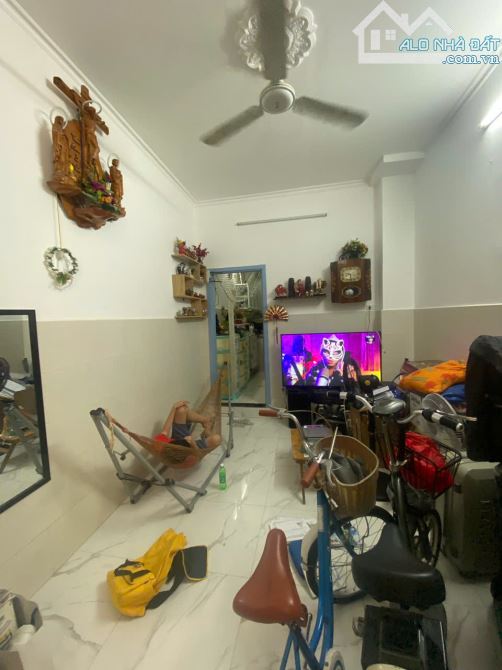 HÓT! BÁN NHÀ 2 LẦU VUÔNG VỨC, NỞ HẬU 2 PN, 2WC- THÀNH MỸ - QUẬN TÂN BÌNH - 3