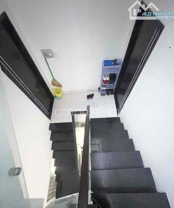 Hẻm 5M Cao thắng .Q.10 .Gần Hà Đô khu Vip . - 3