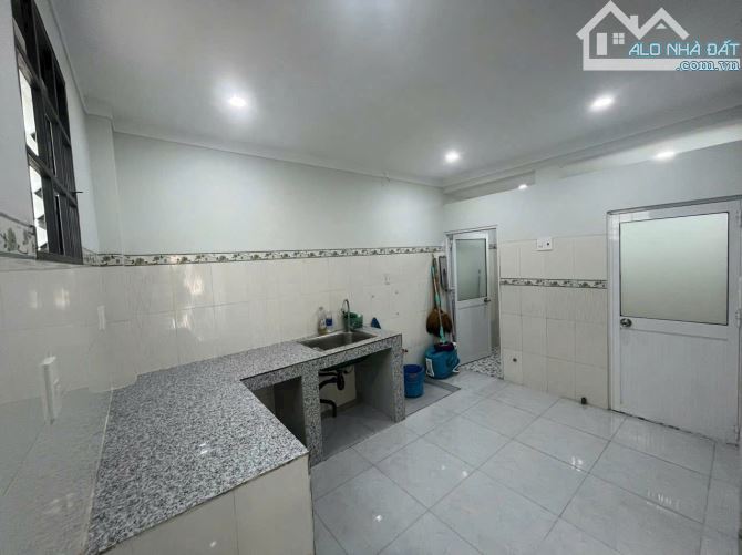 Nhà góc 2 MT đẹp, gần trường Trấn Biên, đường nhựa 6m thông chỉ 3,5 tỷ - 3