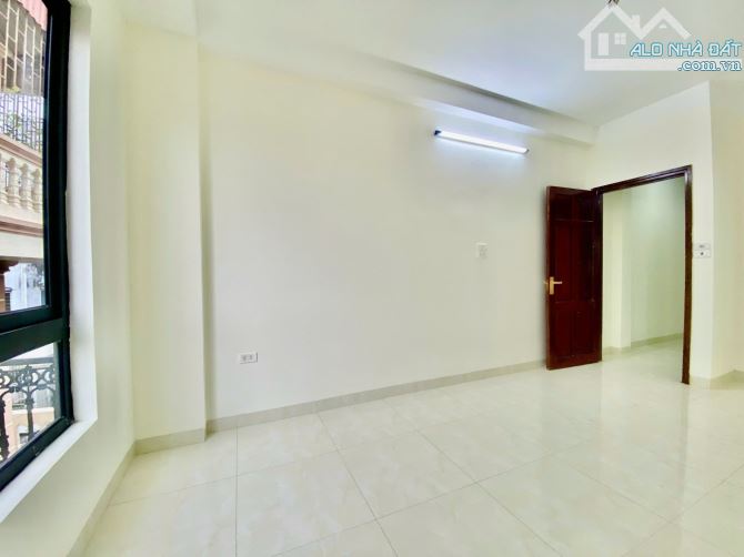 Ô tô đỗ cửa! Bán nhà Văn Phú - Hà Đông, nhà mới thoáng rộng, ngõ nông, đối diện BV CÔNG AN - 3