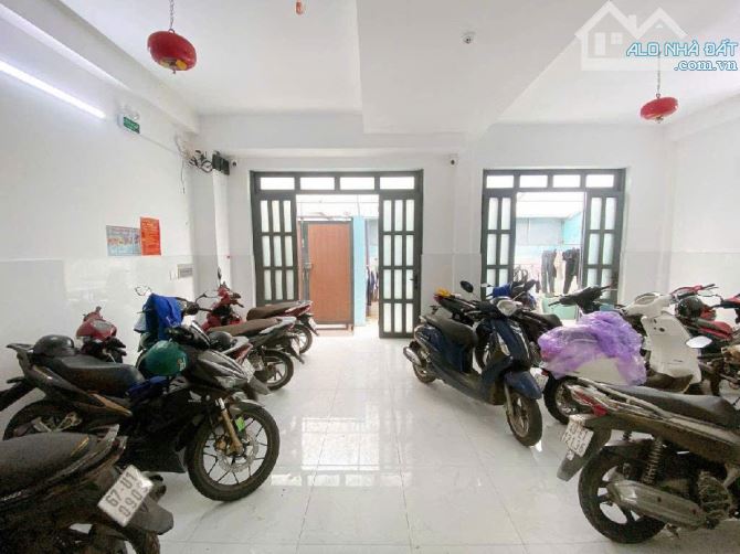 TOÀ CHDV NGAY TRƯỜNG HỌC TÂN TRỤ - GẦN SÂN BAY - NGANG HIẾM 8M - GIÁ HƠN 12 TỶ - 3