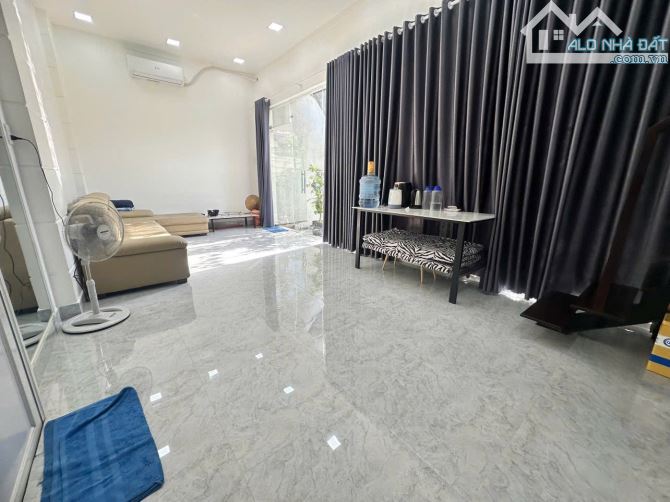 🏡 BÁN NHÀ NHỎ XINH – CÓ SÂN VƯỜN, P. HÒA BÌNH - Diện tích: 95M2 sổ hồng riêng, full thổ - 3