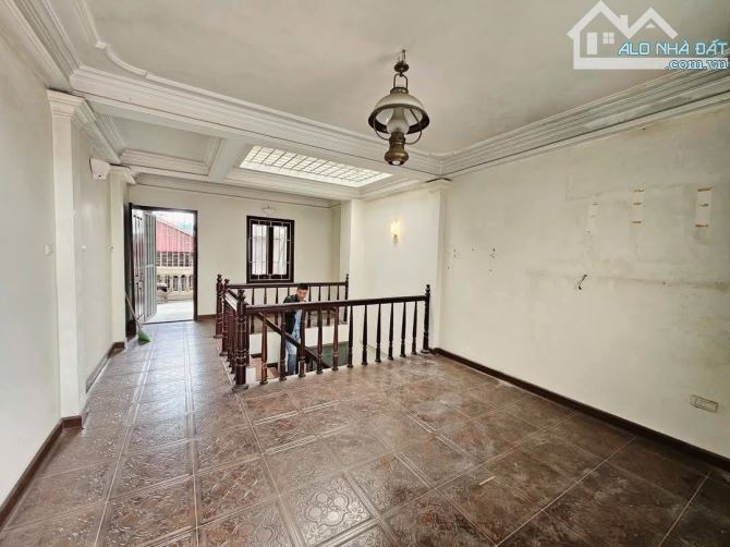 BÁN NHÀ NGUYỄN CHÍ THANH ĐỐNG ĐA PHÂN LÔ Ô TÔ TRÁNH KINH DOANH VĂN PHÒNG 5 TẦNG 15,7 TỶ - 3
