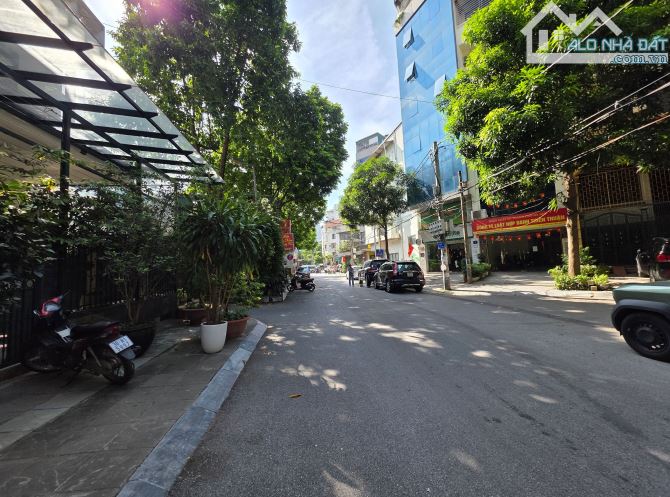 Bán nhà mặt ngõ 3 Phạm Tuấn tài, phân lô, đường 3 ô tô tránh vỉa hè đẹp, đủ công năng. - 3