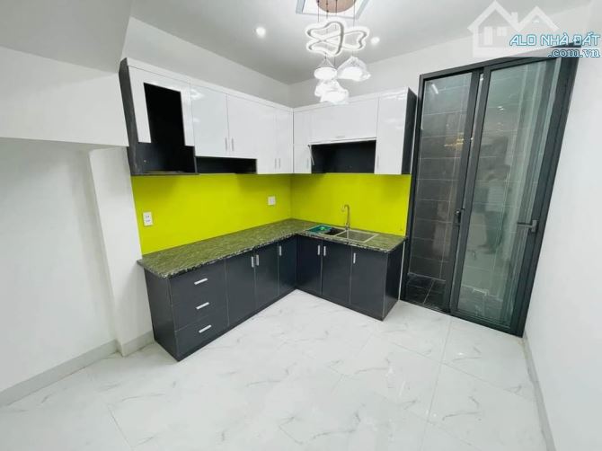 BÁN NHÀ 1 TRỆT 2 LẦU HẺM NGUYỄN BẢO - 3