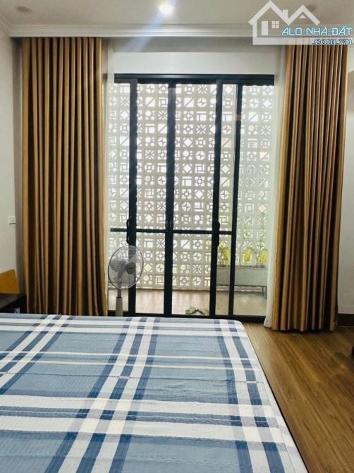 Em đang cần bán nhà 5t,45m tại Tô Hiệu,HĐ,t/máy,ngõ to chỉ 8t - 3