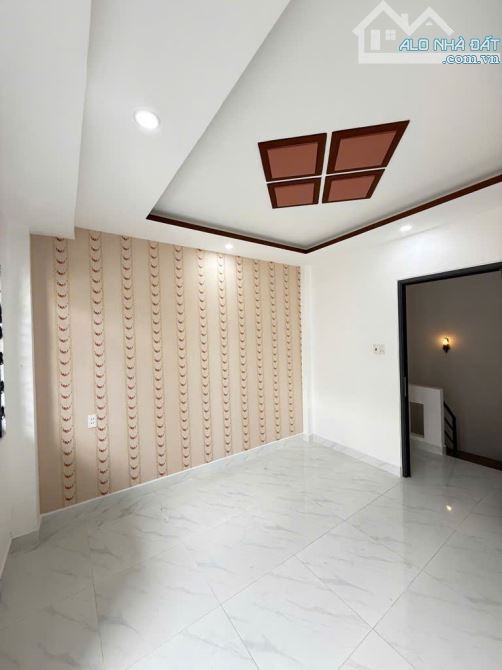 NHÀ 3 TẦNG CHỢ GÒ VẤP - HẺM THÔNG - NHÀ ĐẸP LUNG LINH - DTSD: 63M2 - NHỈNH 3 TỶ - 3