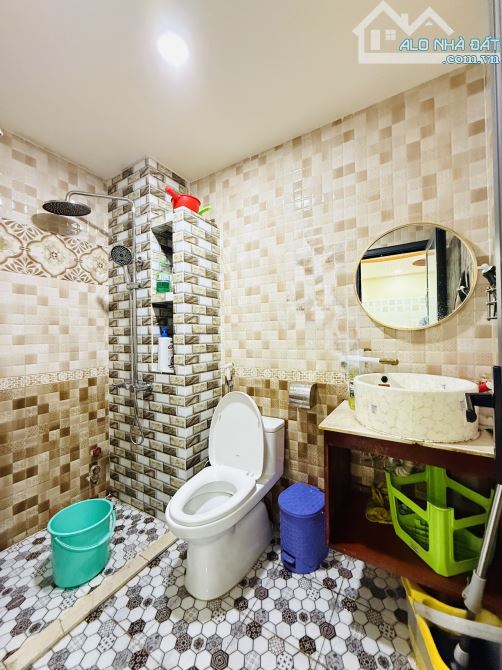 QUẬN 6 – HẺM XE HƠI -  PHAN VĂN KHỎE – 5 TẦNG – 5PN - 6WC - CHỈ NHỈNH 8 TỶ - 3
