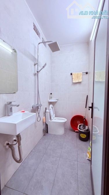 TẬP THỂ CẦU GIẤY TẦNG 1-DT 60M 2 NGỦ 2 WC  GIÁ 5,15 TỶ,NGÕ Ô TÔ TẢI TRÁNH - 3