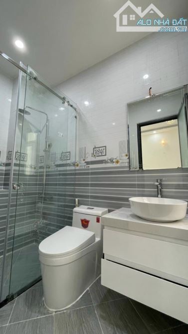 BÁN NHÀ 1 TRỆT 3 LẦU MỚI ĐẸP MẶT TIỀN HỒ TRI TÂN - 3