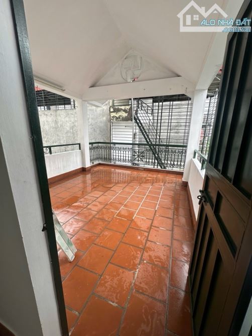 Cần Bán Gấp, OTO gần phố Ngọc Thuỵ Ở Sướng 35m x 5T Giá 8tỷ TL mạnh - 3