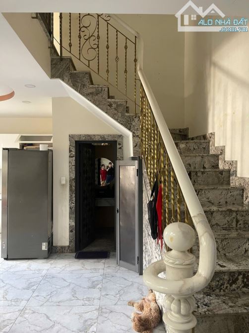 Cần Bán Nhà Tân Thới Nhất - Quận 12.  ⛔145m2 - ngang khủng.  nở hậu 15m 💰💰 9❌tỷ💰💰 Hẻm - 3