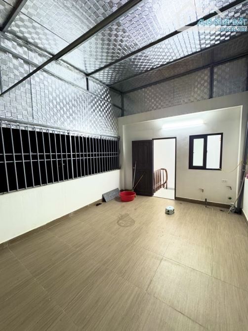 NHÀ HAI_BÀ_TRƯNG- NGÕ NÔNG, GẦN MẶT PHỐ- H.Xóm TIME CITY- 36m* 5 tầng- - 4
