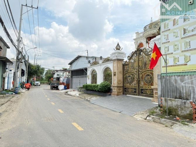 BÁN ĐẤT HBP TẶNG NHÀ TIỀN CHẾ ĐANG CHO THUÊ 5TR - 105M2(4.5 ❌23M)  NGAY NGÃ TƯ CẦU VƯỢT HI - 4