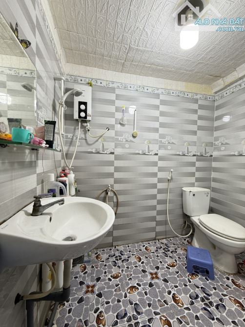 GẤP BÁN NHÀ --TỈNH LỘ 10--66M2--SHR --NGANG KHỦNG NỞ HẬU --3.5 TỶ (TL) - 4