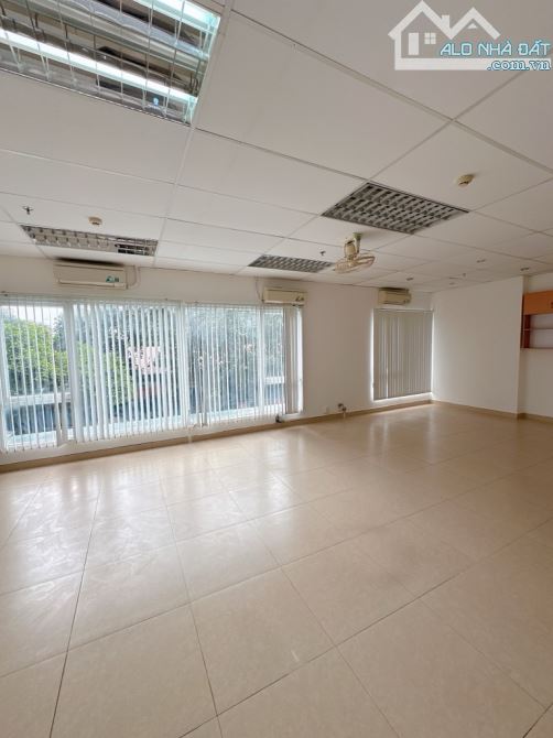 Bán nhà MT Kinh Doanh ShopHouse 2 Tầng gần sân bay 162,6m2 có dòng tiền - 4