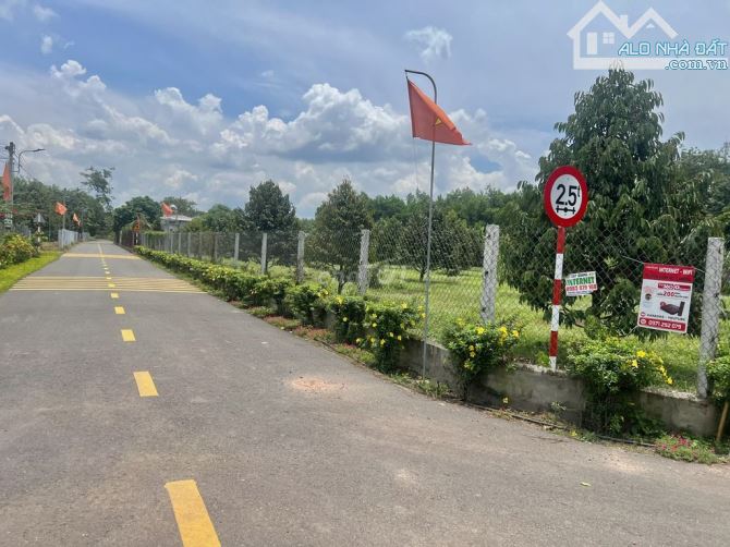 Cần bán gấp lô đất xào mặt tiền đường nhựa, 2000m2 bao phí giá tốt: 980 triệu - 4