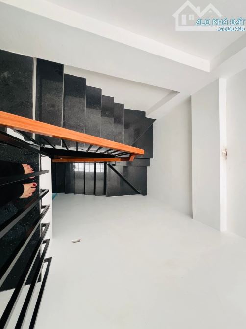 9 tầng toà xây mới, hầm ngõ Nguyễn Khang, oto vào nhà, Văn phòng CTY, 75m2. Giá 35 tỷ - 4