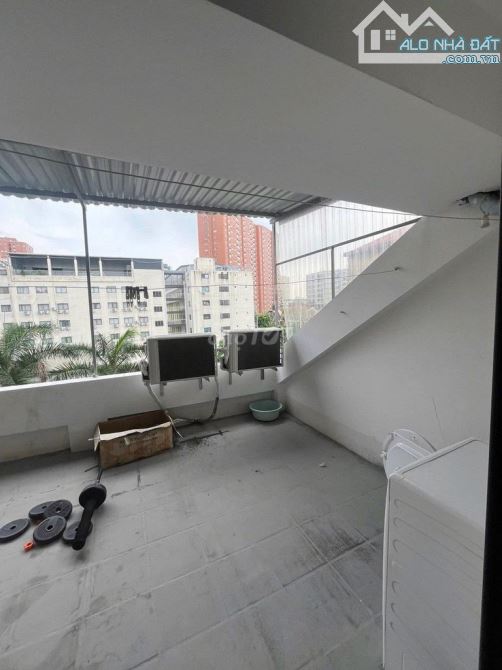 Cho thuê nhà liền kề KĐT Nghĩa Đô. Diện tích 70m2 x 4,5 tầng mặt tiền 5m, đường 10m - 4