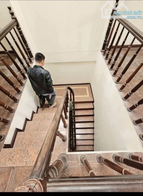 Cần bán nhà mặt ngõ 99 Nguyễn Chí Thanh ô tô tải chánh đỗ kinh doanh sầm uất. - 4