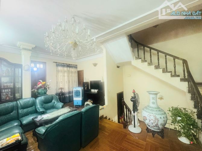 Bán BIỆT THỰ View hồ Võ Thị Sáu, Hai Bà Trưng diện tích 115m2, Ô tô - 4