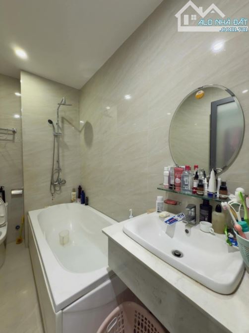 Nhà 4 tầng trung tâm Hải Châu - di chuyển thuận tiện - tiện ích vượt trội, an sinh tốt. - 4