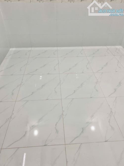 NHÀ TRỆT LỚN CÓ SÂN RỘNG RÃI, NHÀ XE Ô TÔ MT Đ.NGUYỄN CHÍ THANH- GẦN KCN TRÀ NÓC - 4