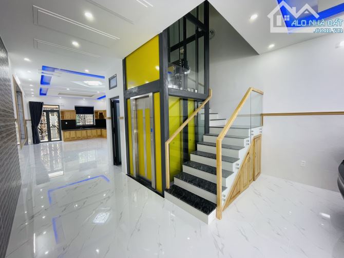 Bán khách sạn 1T3L - 1 tum có thang máy – hẻm ô tô tránh nhau - P.2 DT 141m² – Giá 16.5 tỷ - 4