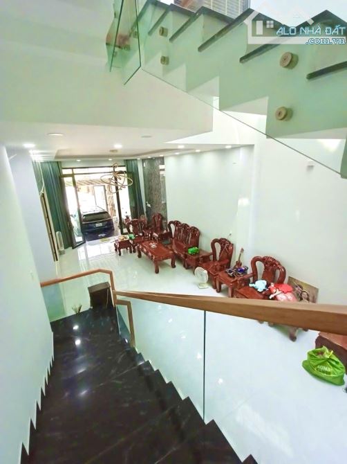 Nhà Phố - Nguyễn Thị Thập - Quận 7 - 5x28 - 4 Tầng - Xe Hơi Đậu Cửa - Chỉ 15.x Tỷ - 4