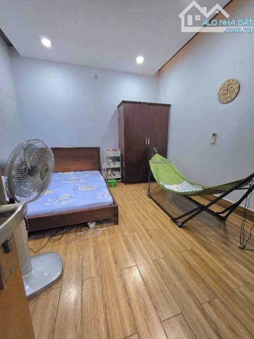 BÌNH TÂN LÔ GỐC 3 MẶT HẺM OTO THÔNG - CÁCH VÀI MẶT TIỀN GÒ XOÀI - 182M - 3 TẦNG -NHỈNH 20T - 4