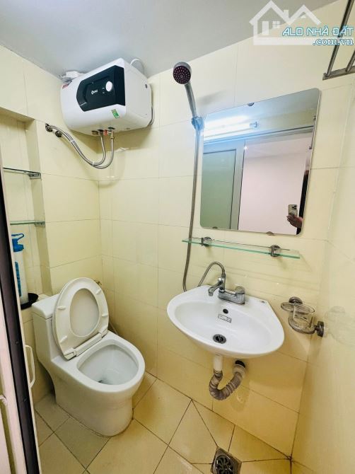 Tập Thể Thanh Xuân Nam - Ngã Tư Khuất Duy Tiến- 100m - 3 ngủ - Full đồ - 4