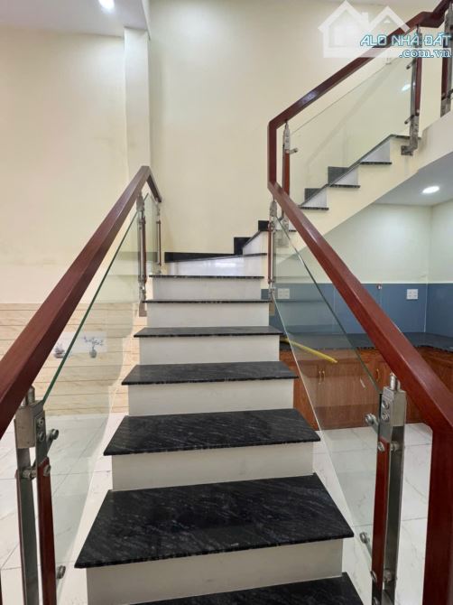 Bán nhà 2 tầng đẹp kiên cố hẻm xe hơi thông Trần Thị Bốc Hóc Môn chỉ hơn 1 tỷ - 4