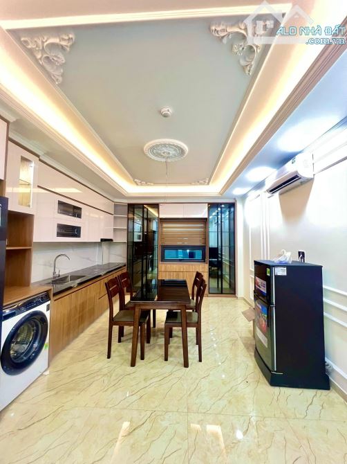 BÁN NHÀ 8 TẦNG PHỐ ĐỘI CẤN - QUẬN BA ĐÌNH - THANG MÁY - FUL NỘI THẤT - GẦN MẶT PHỐ - 4