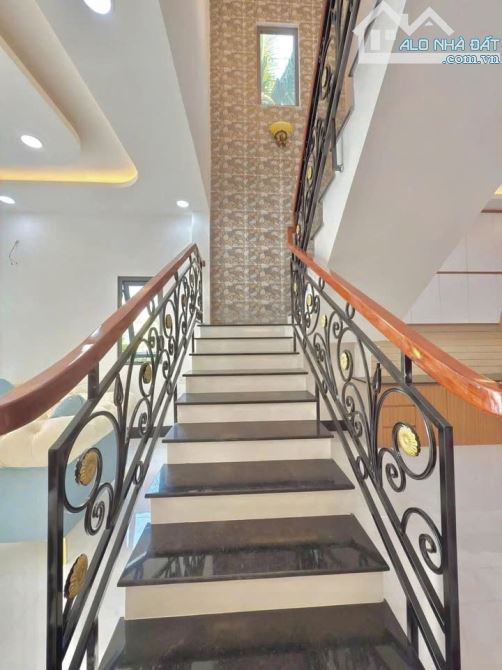 Bán nhà lầu mới xây 1 xẹc đường lớn - cách chợ Thạnh Phú 500m - 4