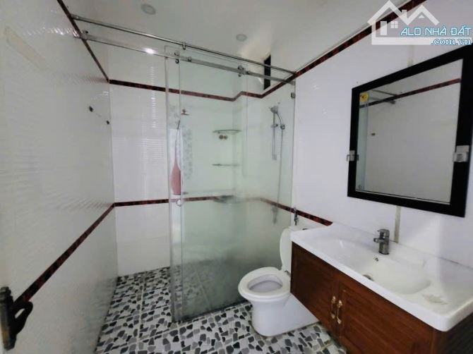 Nhà đẹp, hẻm ô tô, hiệp tân, tân phú,5pn, chỉ 7,x tỷ - 4