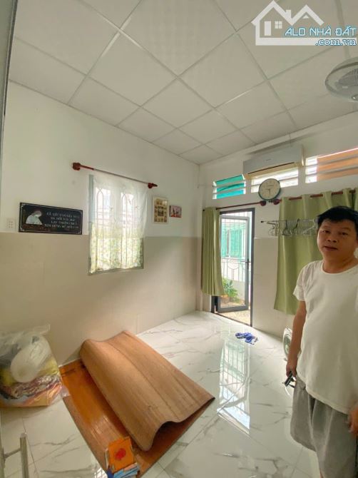HÓT! BÁN NHÀ 2 LẦU VUÔNG VỨC, NỞ HẬU 2 PN, 2WC- THÀNH MỸ - QUẬN TÂN BÌNH - 4