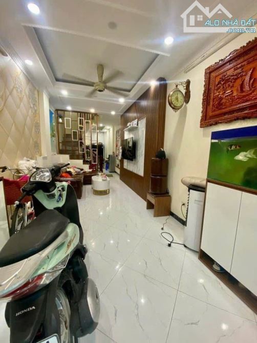 Bán nhà Lĩnh Nam – 41 ô tô đỗ cửa kinh doanh vị trí cực đẹp Giá 7 tỷ - 4