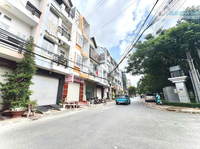 Bán nhà 1T2L đẹp, KDC D2D, Mặt Tiền kinh doanh đường D4 giá chỉ 8,7 tỷ - 4