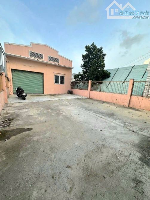 Cho thuê 2 xưởng 400 và 600m2. Gần UBND xã XTS. Hocmon - 4