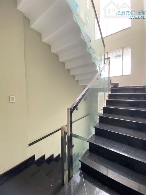 Mặt tiền NB Lê Niệm, Phú Thạnh, DT8x18m, lửng 3 lầu ST, 27.5 tỷ - 4