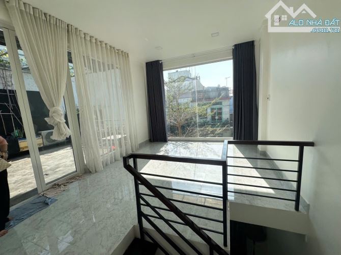 🏡 BÁN NHÀ NHỎ XINH – CÓ SÂN VƯỜN, P. HÒA BÌNH - Diện tích: 95M2 sổ hồng riêng, full thổ - 4