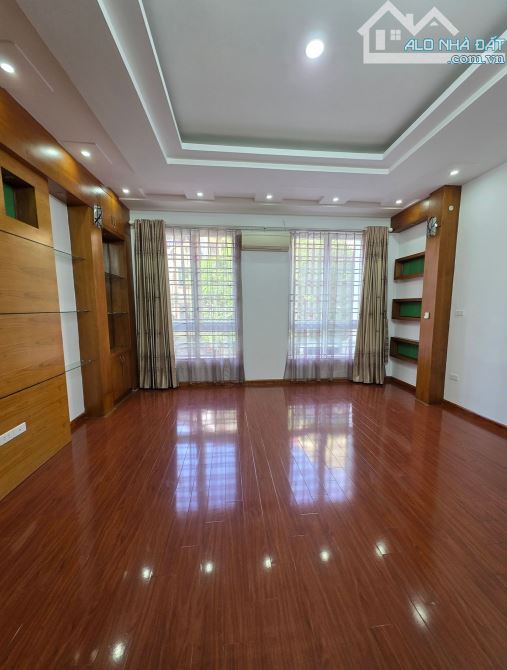 Bán nhà mặt ngõ 3 Phạm Tuấn tài, phân lô, đường 3 ô tô tránh vỉa hè đẹp, đủ công năng. - 4