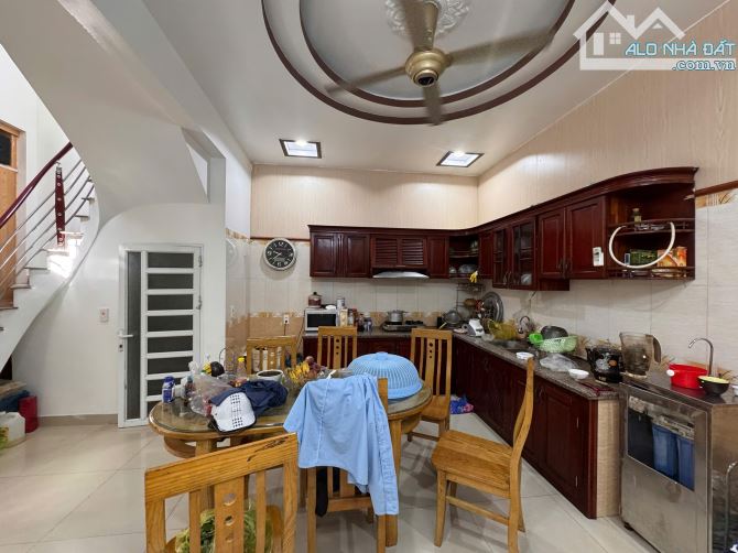 Cần bán nhà 4 tầng độc lập tại đường Chợ Hàng – Giá siêu tốt - 4