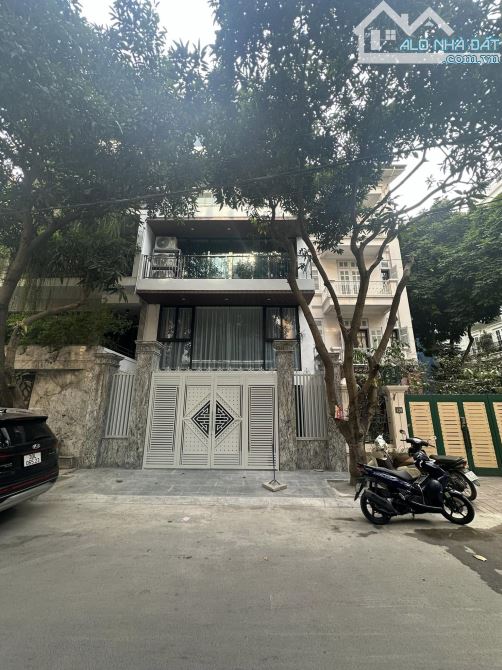 Biệt thự Nhà Vườn KĐT Trung Hòa Nhân Chính , dt 130m2 6T thang máy, 2 mặt tiền giá 5x tỷ - 4