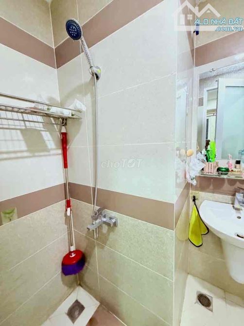 NHÀ 2 TẦNG KHUÔNG VIỆT HÀNG XÓM ĐẦM SEN - DT 60M2 NHỈNH 6 TỶ - 4