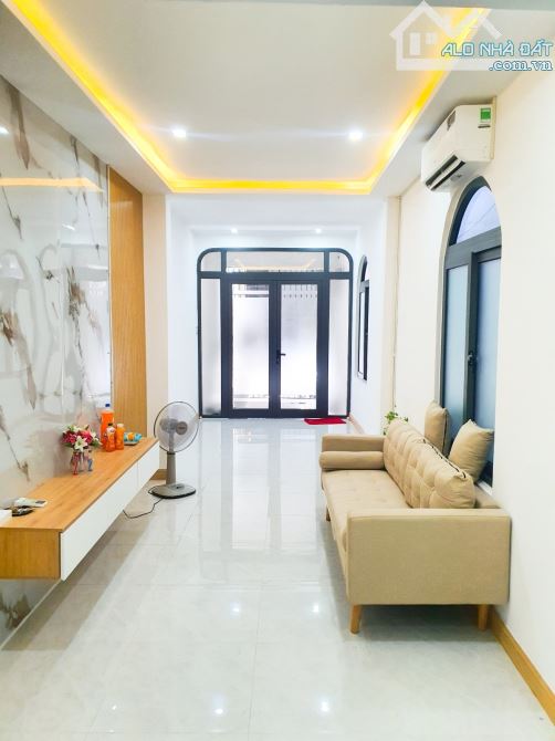 GÓC - NHÀ 2 TẦNG, DT: 72 M2 NỞ HẬU - PHẠM NGŨ LÃO - HẢI CHÂU - KIỆT THÔNG - VÀI BƯỚC ĐẾN Ô - 4